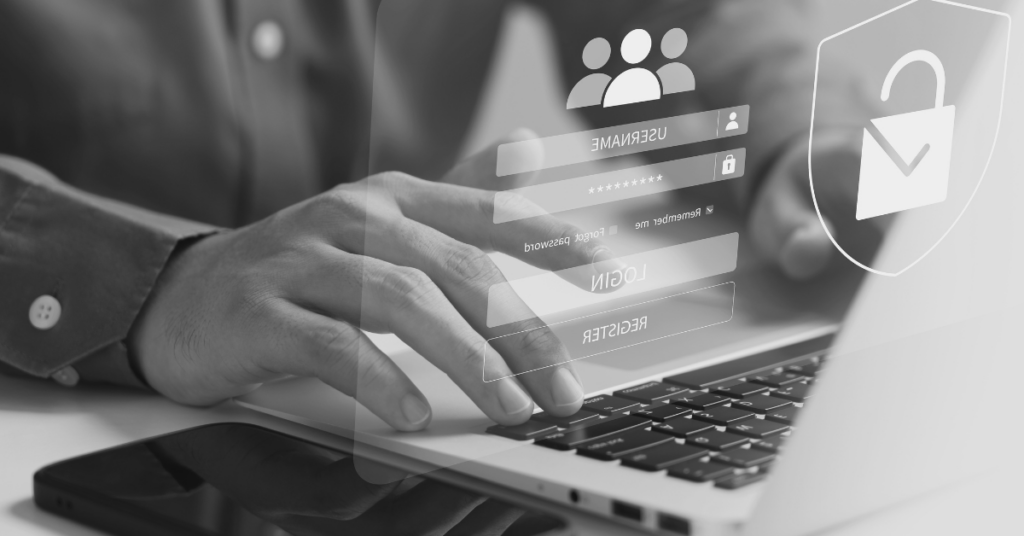 Utente al computer che consulta una pagina web sulla protezione dei dati personali